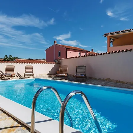 Amazing In Betiga With Outdoor Swimming Pool